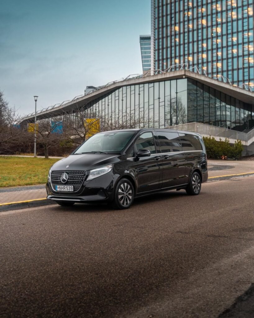 automobilių nuoma su vairuotoju